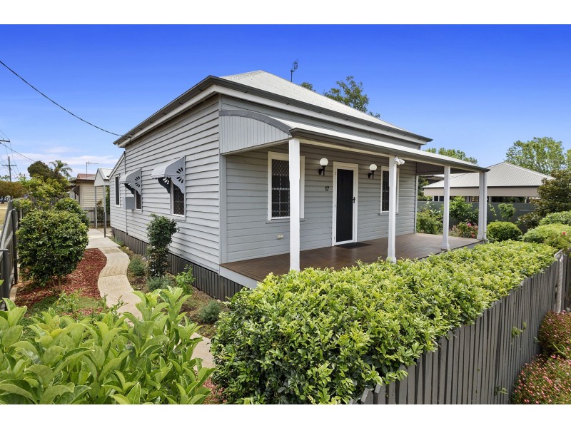 17 Phillip Street, East Toowoomba QLD 4350