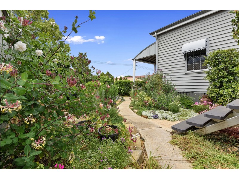 17 Phillip Street, East Toowoomba QLD 4350