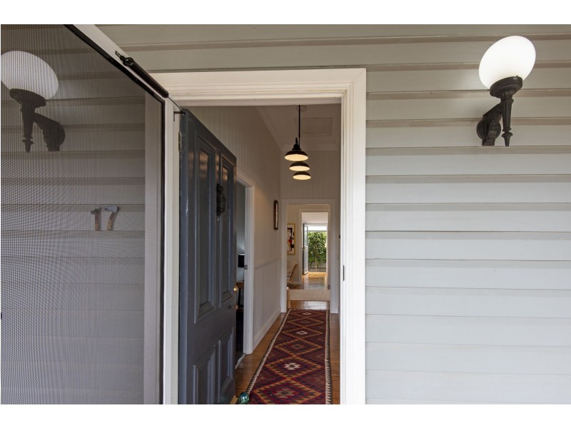 17 Phillip Street, East Toowoomba QLD 4350