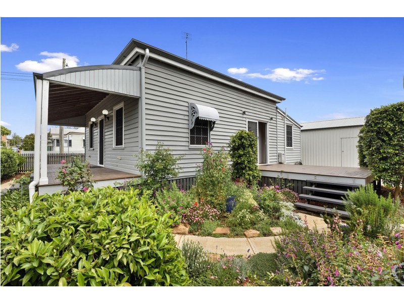 17 Phillip Street, East Toowoomba QLD 4350