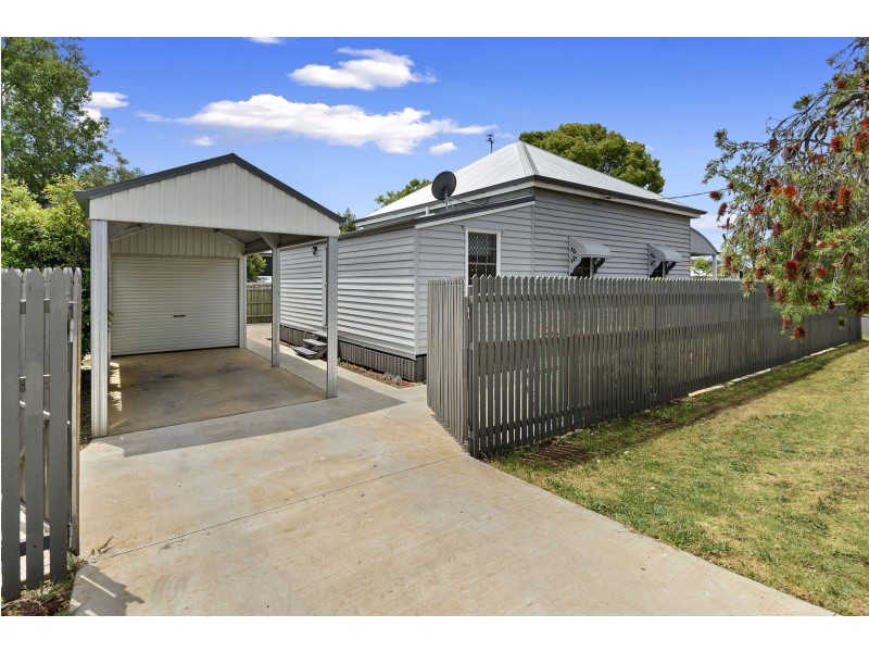 17 Phillip Street, East Toowoomba QLD 4350