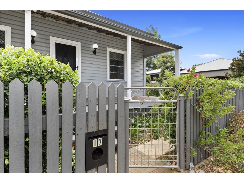 17 Phillip Street, East Toowoomba QLD 4350
