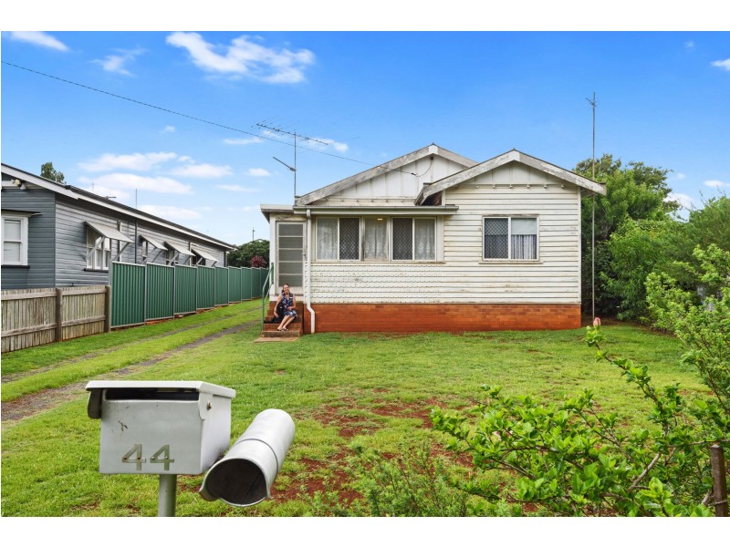 44 Dunne Street, Harristown QLD 4350