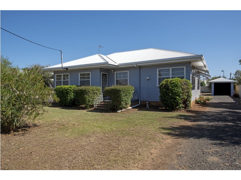 14 McDonald Street, Oakey QLD 4401