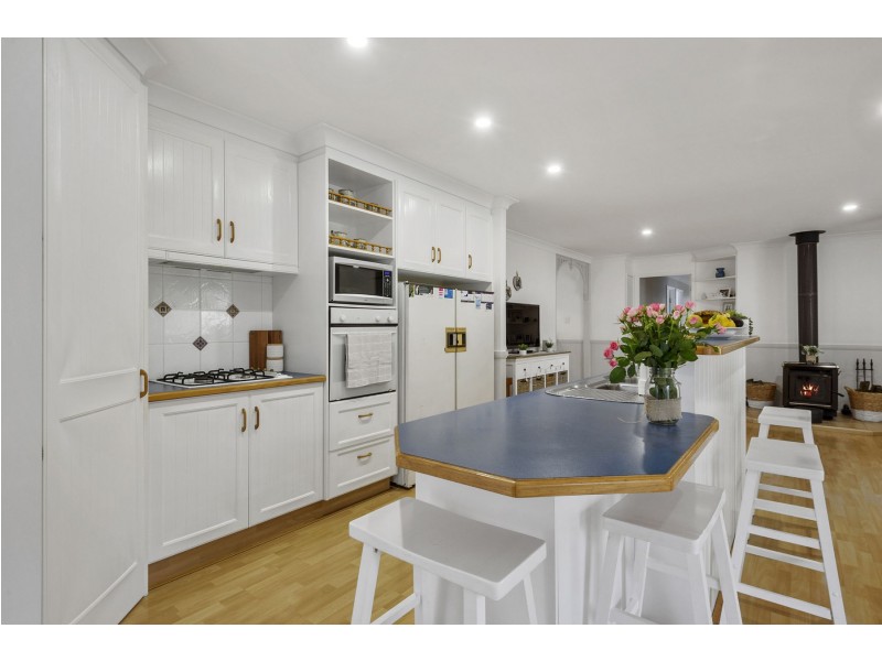 5 Diana Court, Cotswold Hills QLD 4350