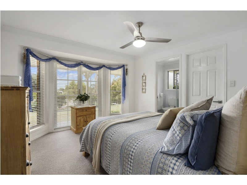5 Diana Court, Cotswold Hills QLD 4350