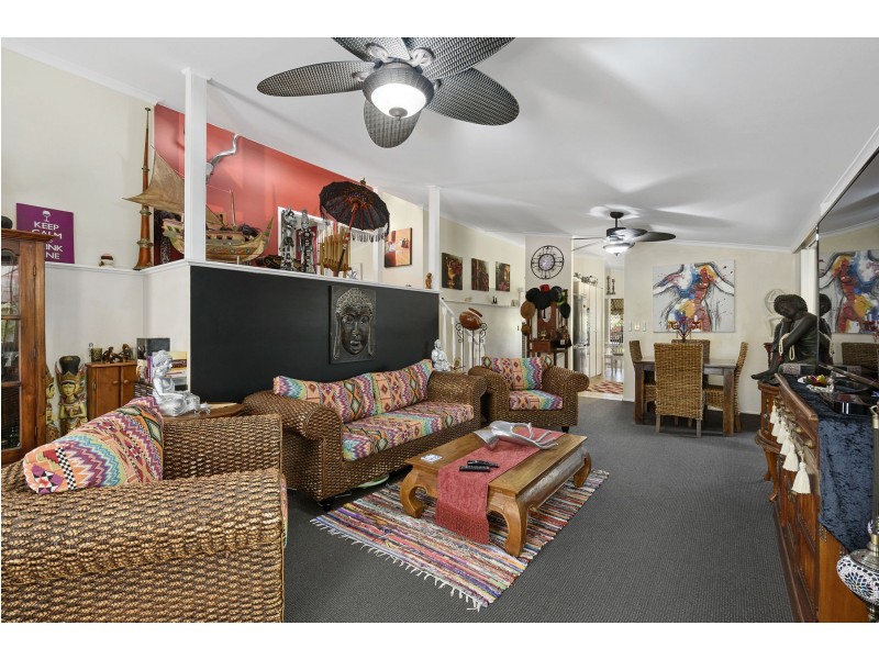 814 Ruthven Street, Kearneys Spring QLD 4350