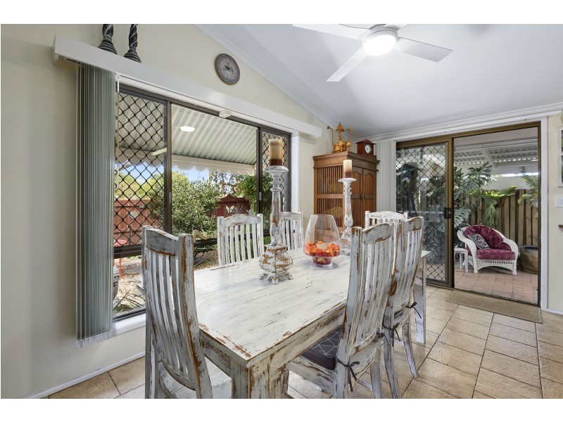 814 Ruthven Street, Kearneys Spring QLD 4350