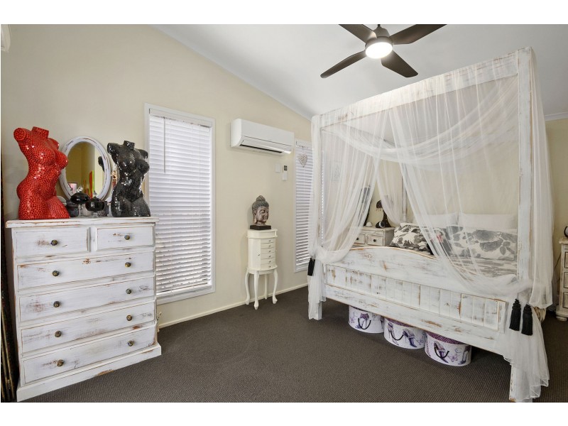 814 Ruthven Street, Kearneys Spring QLD 4350
