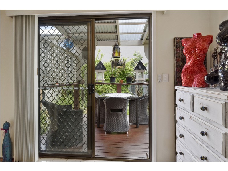 814 Ruthven Street, Kearneys Spring QLD 4350