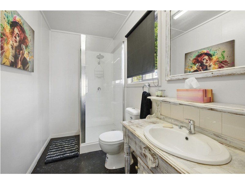 814 Ruthven Street, Kearneys Spring QLD 4350
