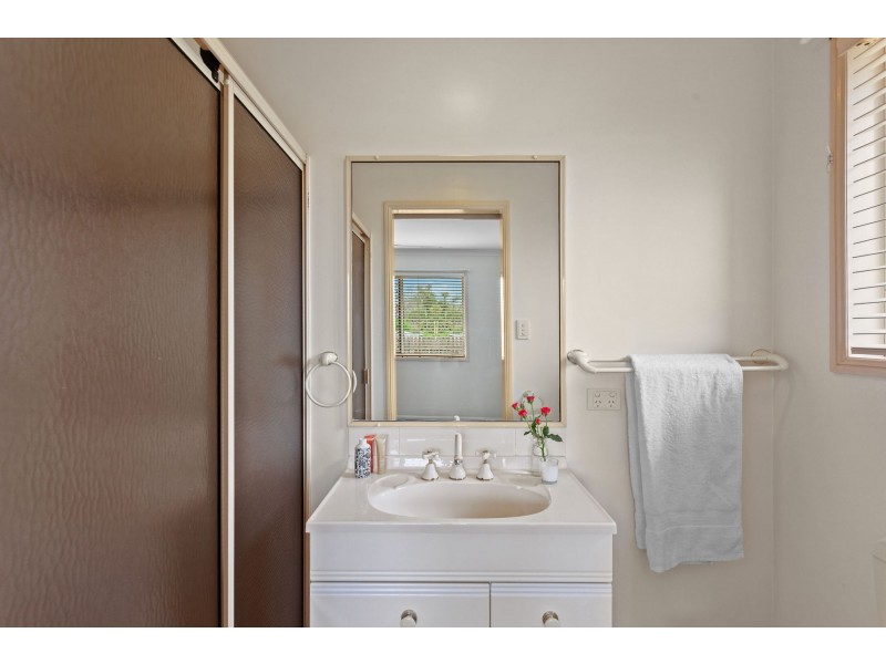 3 Glover Close, Kearneys Spring QLD 4350