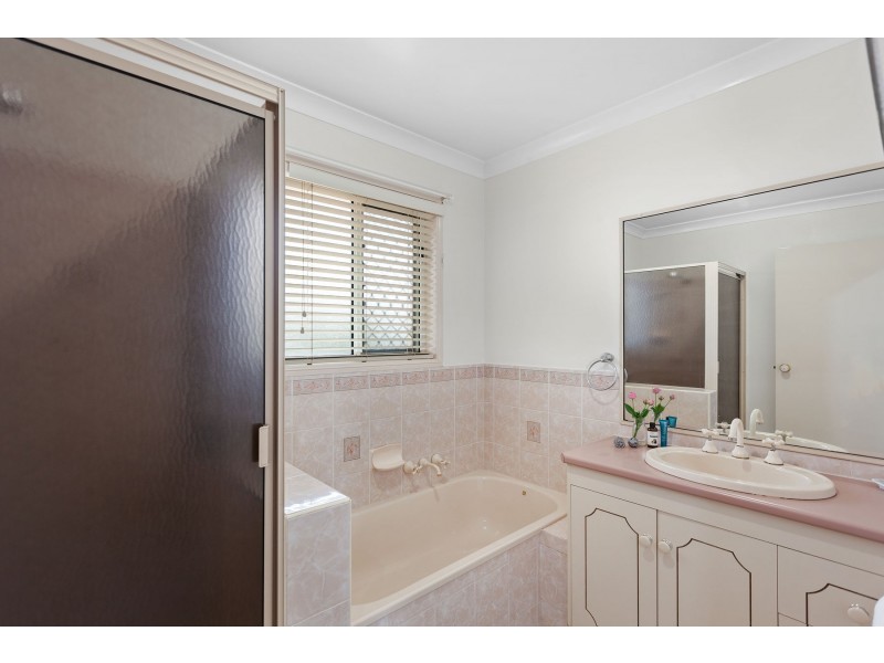 3 Glover Close, Kearneys Spring QLD 4350