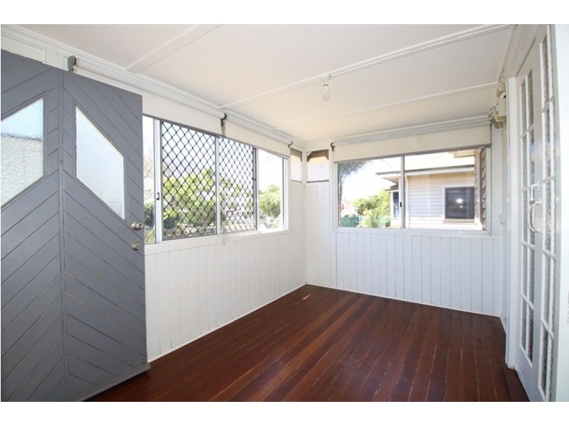 222 Bridge Street, Newtown QLD 4350