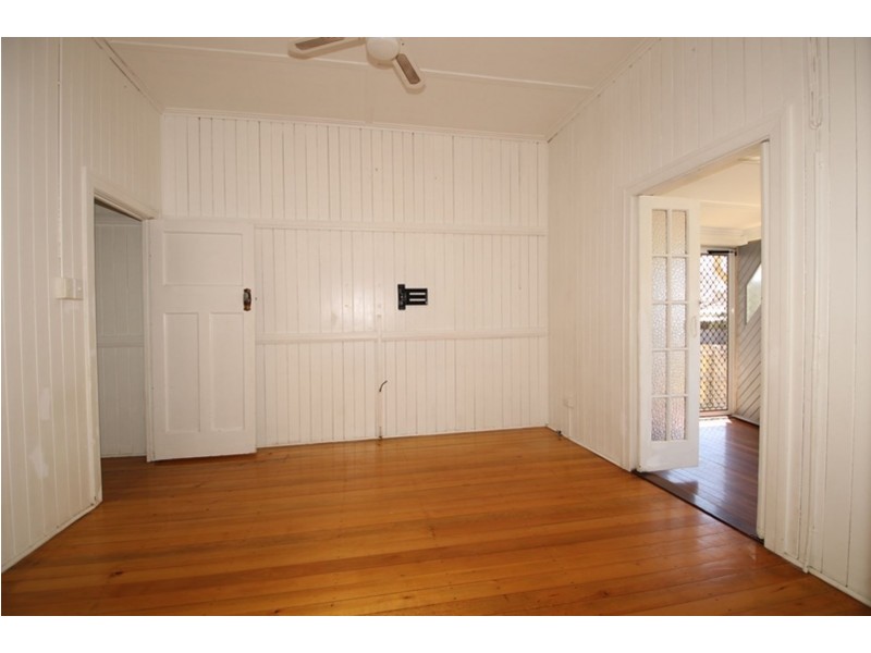 222 Bridge Street, Newtown QLD 4350