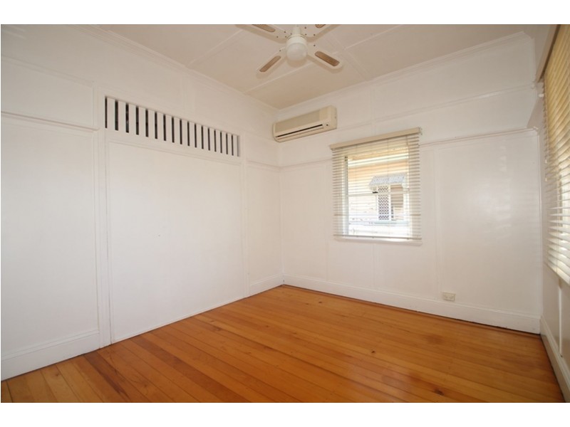 222 Bridge Street, Newtown QLD 4350