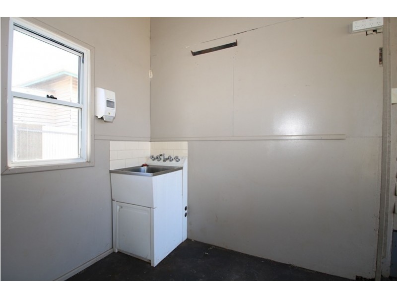 222 Bridge Street, Newtown QLD 4350