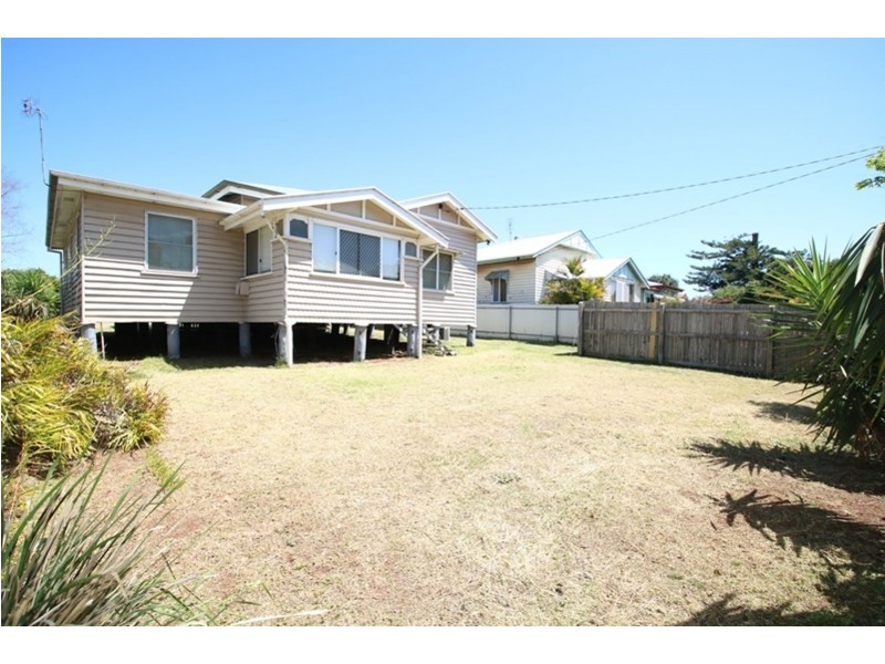 222 Bridge Street, Newtown QLD 4350