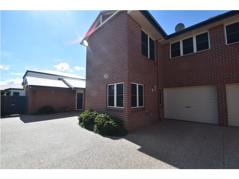 2/353 Greenwattle Street, Wilsonton QLD 4350