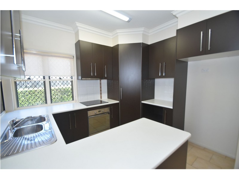 2/353 Greenwattle Street, Wilsonton QLD 4350