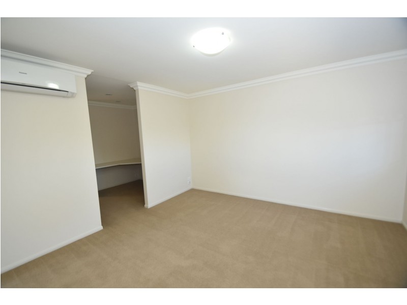 2/353 Greenwattle Street, Wilsonton QLD 4350