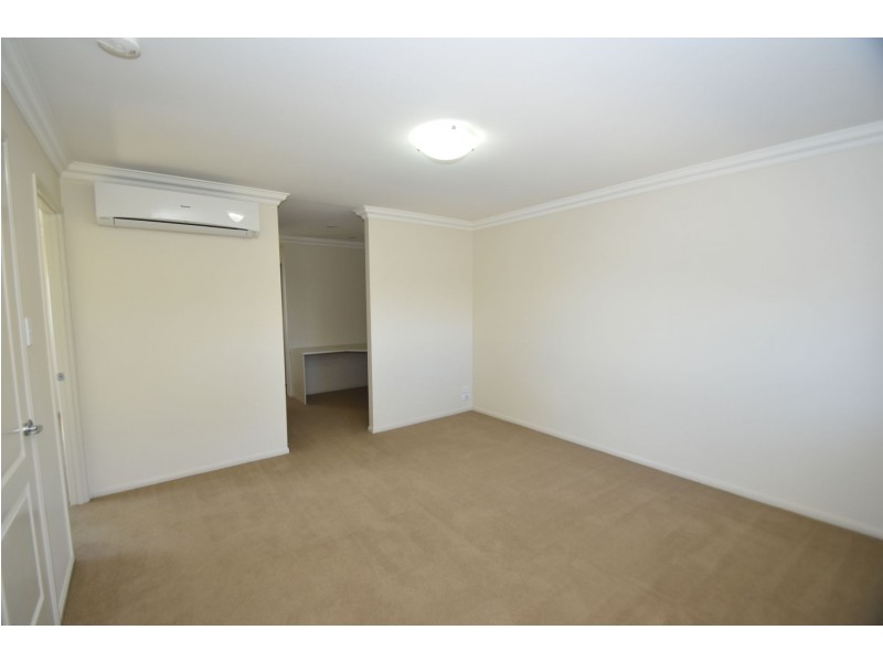 2/353 Greenwattle Street, Wilsonton QLD 4350