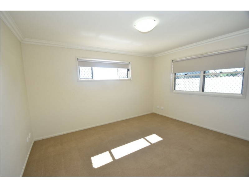 2/353 Greenwattle Street, Wilsonton QLD 4350