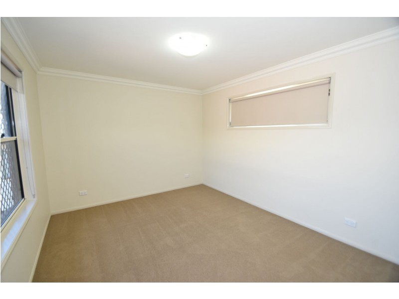 2/353 Greenwattle Street, Wilsonton QLD 4350