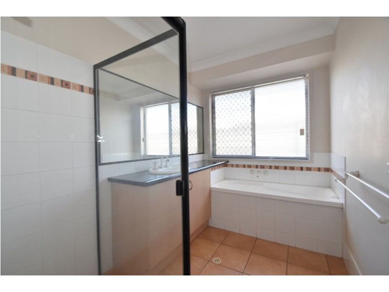 1/472 Stenner Street, Darling Heights QLD 4350