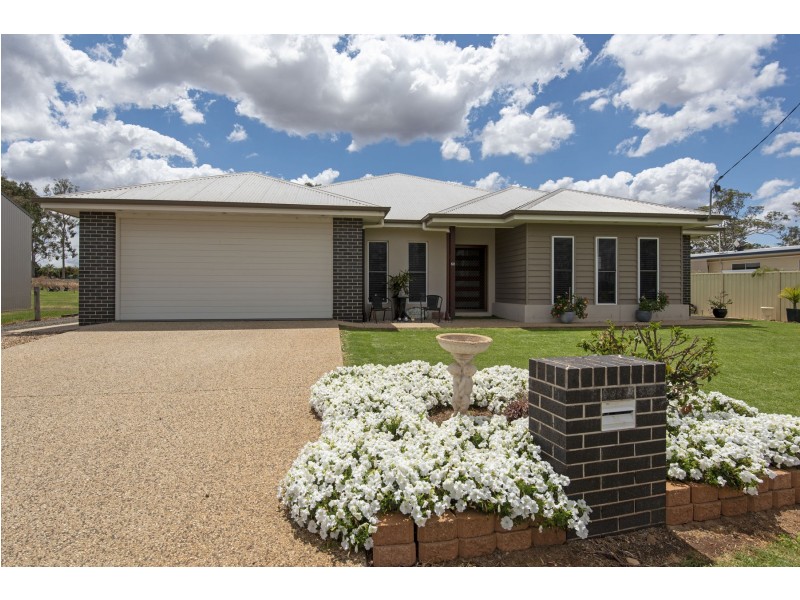 24 Murray Street, Southbrook QLD 4363