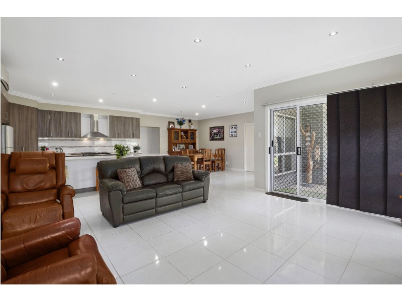 24 Murray Street, Southbrook QLD 4363