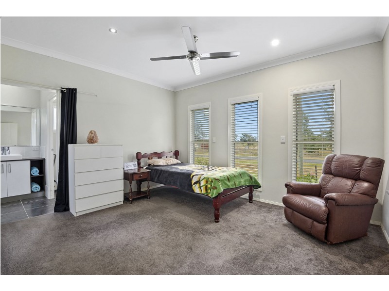 24 Murray Street, Southbrook QLD 4363