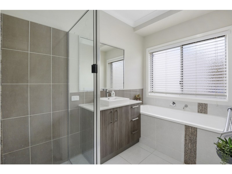 24 Murray Street, Southbrook QLD 4363