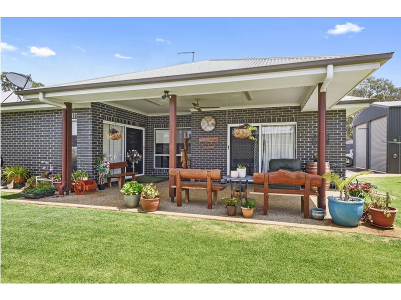 24 Murray Street, Southbrook QLD 4363