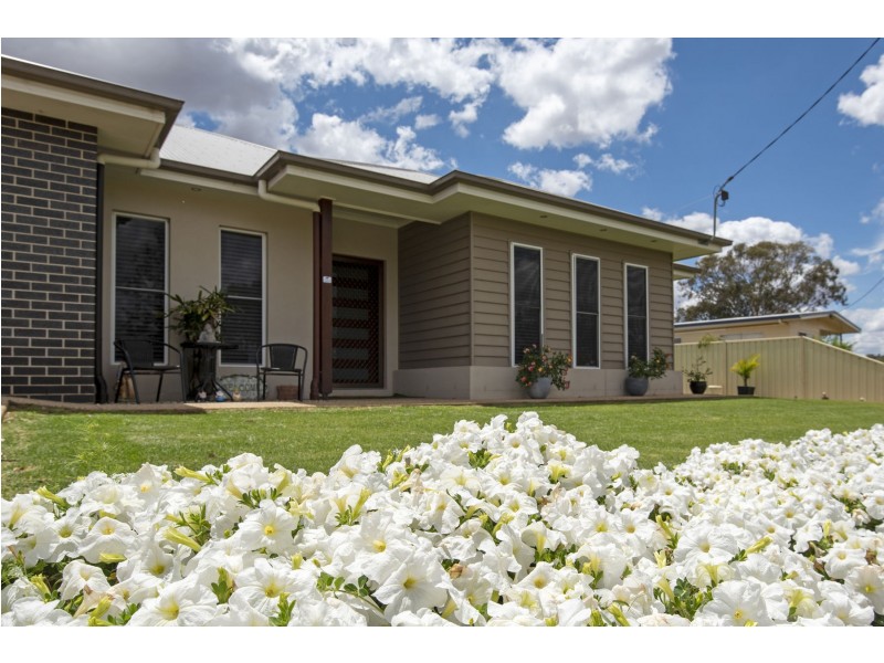 24 Murray Street, Southbrook QLD 4363