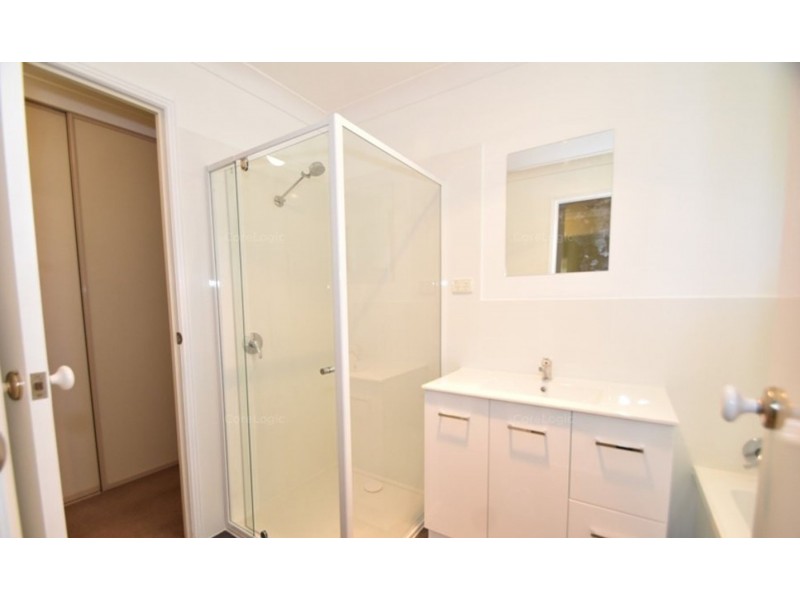 2/5 Beer Court, Kearneys Spring QLD 4350