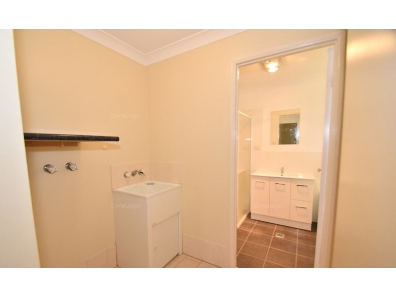 2/5 Beer Court, Kearneys Spring QLD 4350