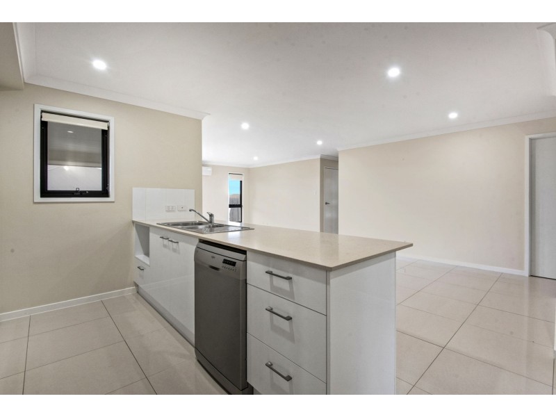 6 Kensei Street, Wyreema QLD 4352