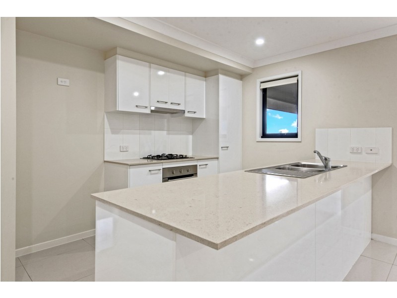 6 Kensei Street, Wyreema QLD 4352