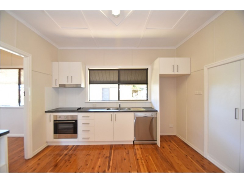 17 Searle Street, South Toowoomba QLD 4350