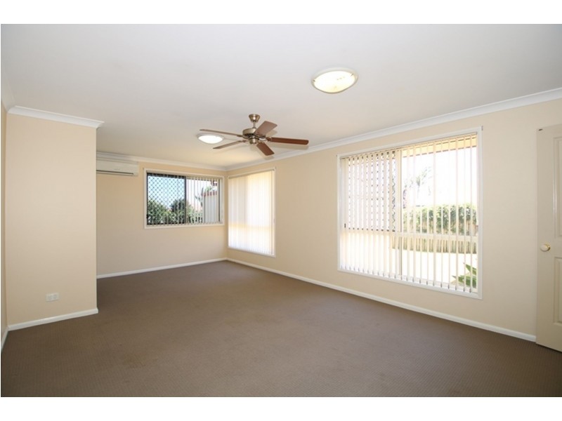 9 Paulene Crescent, Kearneys Spring QLD 4350