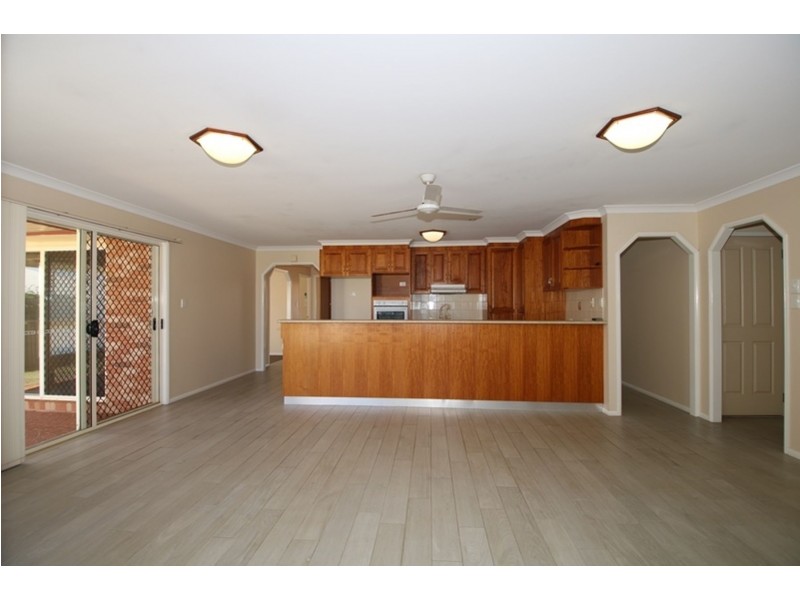 9 Paulene Crescent, Kearneys Spring QLD 4350