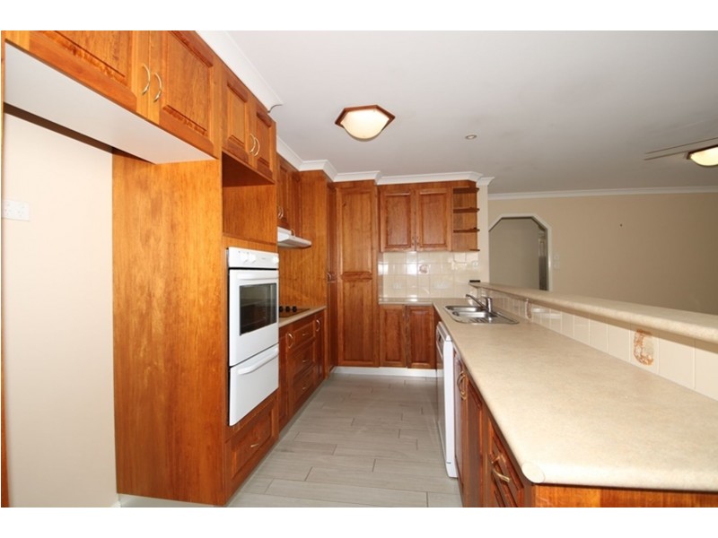 9 Paulene Crescent, Kearneys Spring QLD 4350