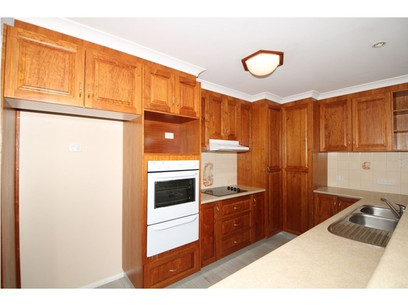 9 Paulene Crescent, Kearneys Spring QLD 4350