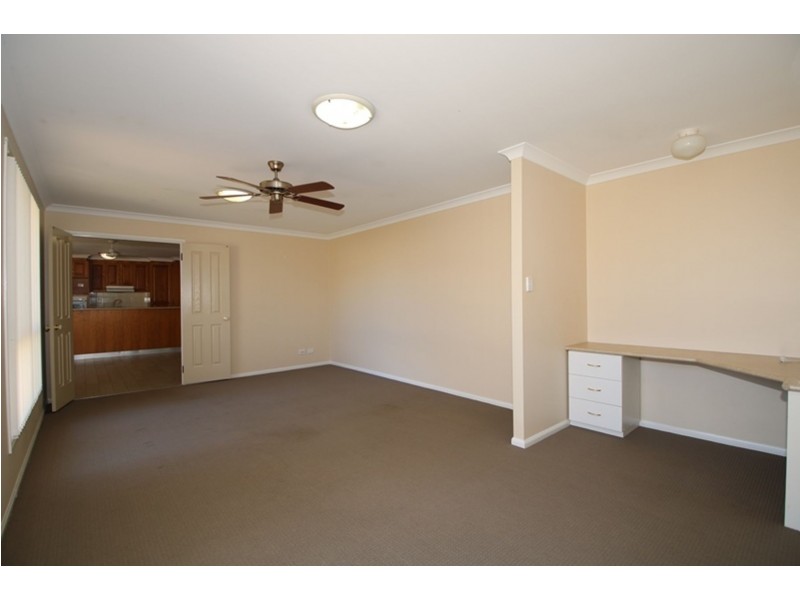 9 Paulene Crescent, Kearneys Spring QLD 4350