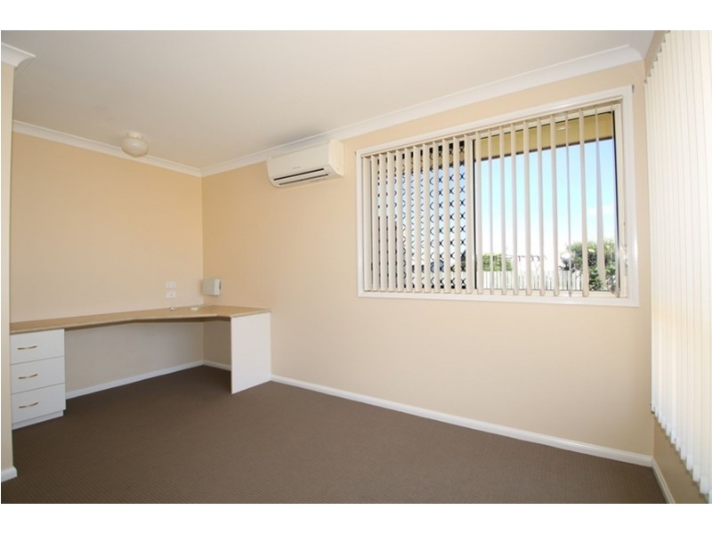 9 Paulene Crescent, Kearneys Spring QLD 4350