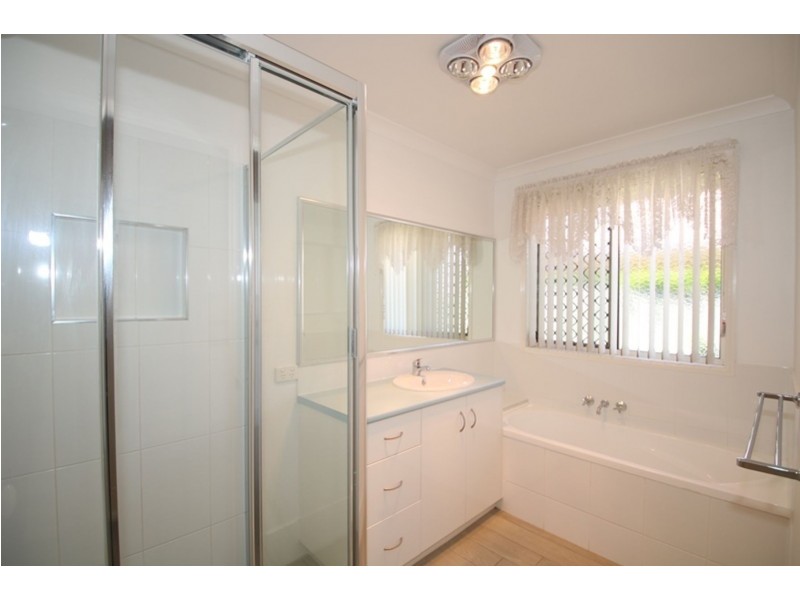 9 Paulene Crescent, Kearneys Spring QLD 4350