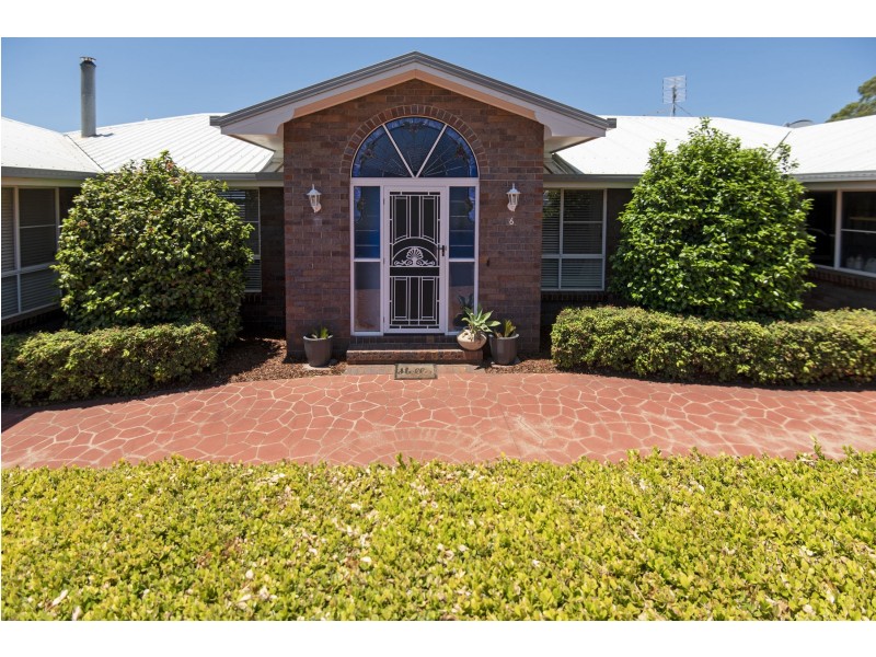 6 Hull Court, Highfields QLD 4352