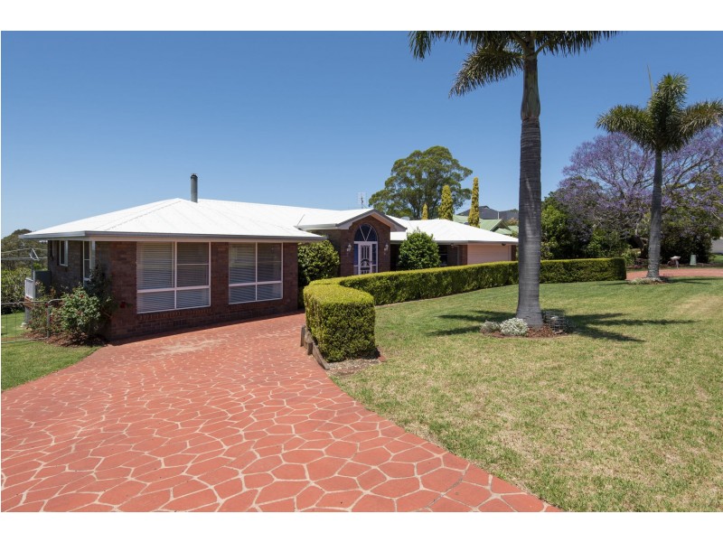 6 Hull Court, Highfields QLD 4352