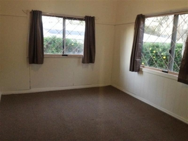 26 Llewellyn Street, Centenary Heights QLD 4350